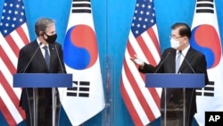 토니 블링컨 미국 국무장관(왼쪽)과 정의용 한국 외교장관이 지난해 3월 서울에서 회담했다.