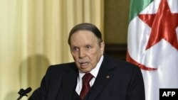 L' ex-président algérien Abdelaziz Bouteflika à Zeralda, le 10 avril 2016.