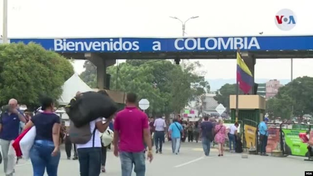 Los refugiados venezolanos que huyen de la crisis política y humanitaria en su país deben pasar por Colombia y Ecuador para llegar a Perú.