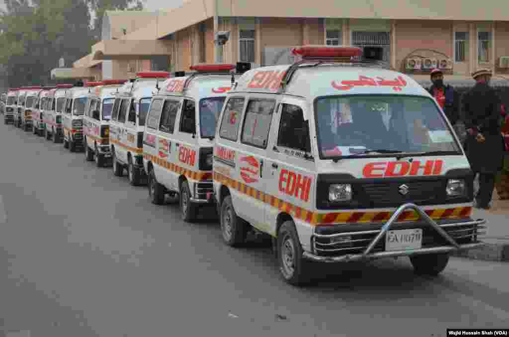 جمعرات کی صبح لاشیں ایبٹ آباد کے ایوب میڈیکل کمپلیکس سے اسلام آباد پہنچائی گئیں۔