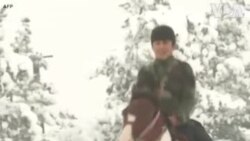 Քաբուլի բնակիչները վայելում են ձյան տեղումները