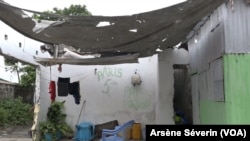 Une maison détruite depuis le 4 mars 2012, mais jamais reconstruite, Brazzaville, le 7 décembre 2021. (VOA/Arsène Séverin)