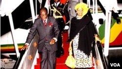 Umongameli Robert Mugabe lomkakhe Unkosikazi Grace Mugabe