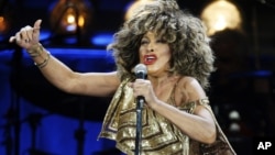 Penyanyi legendaris, Tina Turner, meninggal dalam usia 83 tahun di rumahnya di Küsnacht, dekat Zurich, Swiss, Rabu (24/5). 