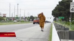 Nhà sư Thái đi bộ xuyên nước Mỹ để cổ súy hòa bình
