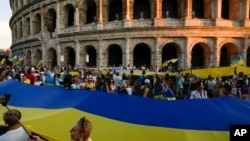 На архівному фото: мітинги на підтримку українців у Римі. Фото: AP/Andrew Medichini
