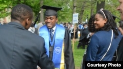 Hatinawedu Mupiwa with friends and relatives soon after graduating at Berea College, USA.