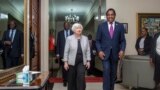  امریکی وزیر خزانہ جینیٹ ییلن زیمبیا کے دورے کے دوران لوساک ا کے اسٹیٹ ہاوس میں صدرہاکائندے ہچیلیما کے ساتھ : فائل فوٹو23 جنوری 2023 