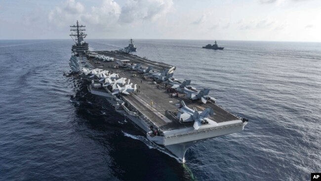 美国里根号航母2018年8月31日在南中国海举行军事演习（美国海军照片）