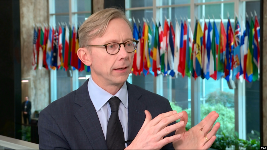Utusan Khusus AS untuk Iran Brian Hook berbicara kepada VOA layanan bahasa Persia di Departemen Luar Negeri, Washington, 9 Mei 2019.