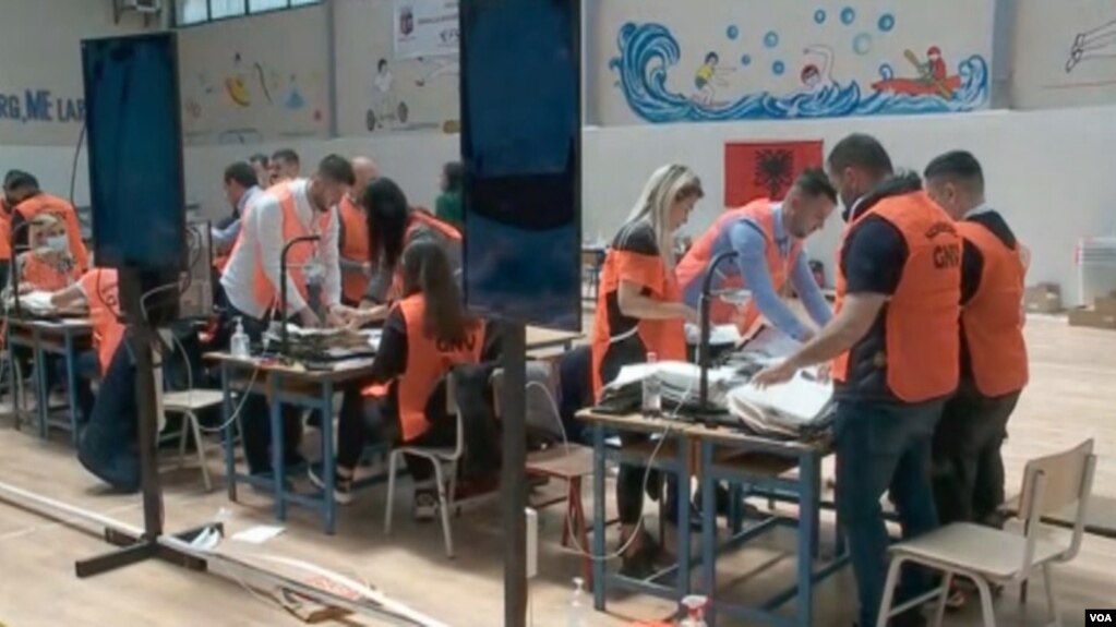 Shqipëri, numërimi drejt fundit, PS fituese me 74 mandate