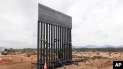 Un muro con barras de acero, como la de la foto, sería construido por el Ejército en partes de la frontera sur de EE.UU. si el presidente Donald Trump declara una emergencia nacional y decide usar fondos de defensa.