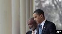 Presidenti Obama pret në Shtëpinë e Bardhë Presidentin e Haitit