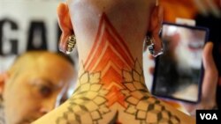 Untuk memperoleh goresan tato yang indah, ongkosnya bisa mencapai puluhan ribu dolar (foto: dok).