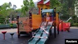 香港关闭了儿童游戏场以防范新冠疫情扩散。（2020年3月29日）