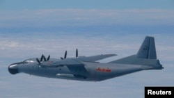 Китайский военный самолет Y-8 