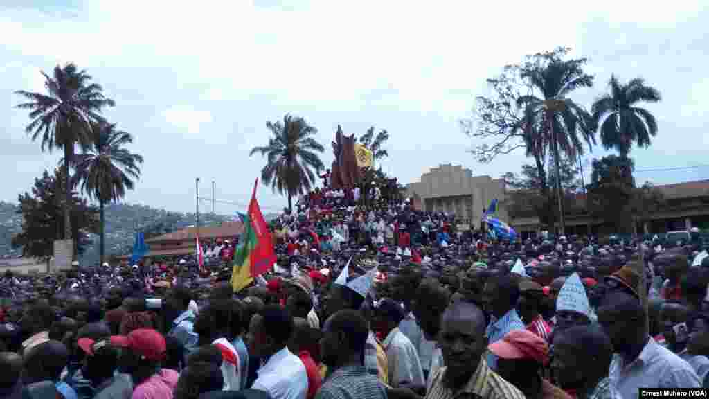 La population du Sud-Kivu répond massivement à l'appel de l'opposition pour dire non à la prolongation de mandat de Joseph Kabila, à Bukavu, 26 mai 2016. VOA/ Ernest Muhero