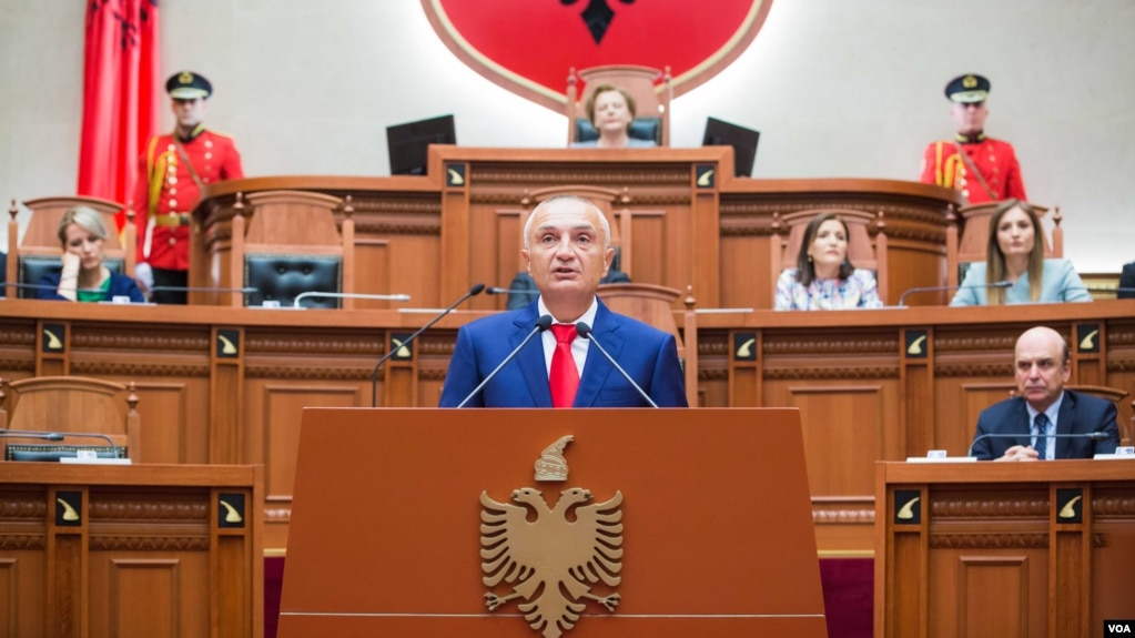 Tiranë: Presidenti i ri i Republikës, Ilir Meta, u betua në parlament