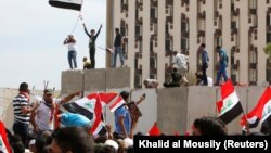 ក្រុម​អ្នក​គាំទ្រ​បព្វជិត​ Moqtada al-Sadr បាន​សម្រុក​ចូល​ក្នុង​សភា​អ៊ីរ៉ាក់​ ​ពេល​ដែល​ក្រុម​អ្នក​តំណាង​រាស្ត្រ​បរាជ័យ​ក្នុង​ការ​បោះ​ឆ្នោត​ធ្វើ​កំណែ​ទម្រង់​រដ្ឋា​ភិបាល កាល​ពី​ថ្ងៃទី​៣០ ខែ​មេសា ឆ្នាំ២០១៦។