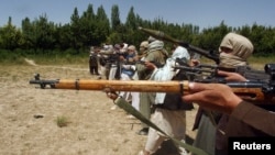 عکس آرشیف: گروهی از جنگجویان تحریک طالبان پاکستان