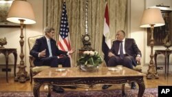 Госсекретарь Керри с министром иностранных дел Египта Самехом Шукри