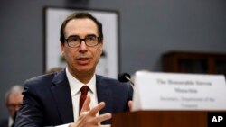 Le secrétaire au Trésor, Steven Mnuchin, devant un sous-comité de la Chambre des représentants, le mardi 9 avril 2019, au Capitol Hill, à Washington. (Photo AP / Patrick Semansky) 