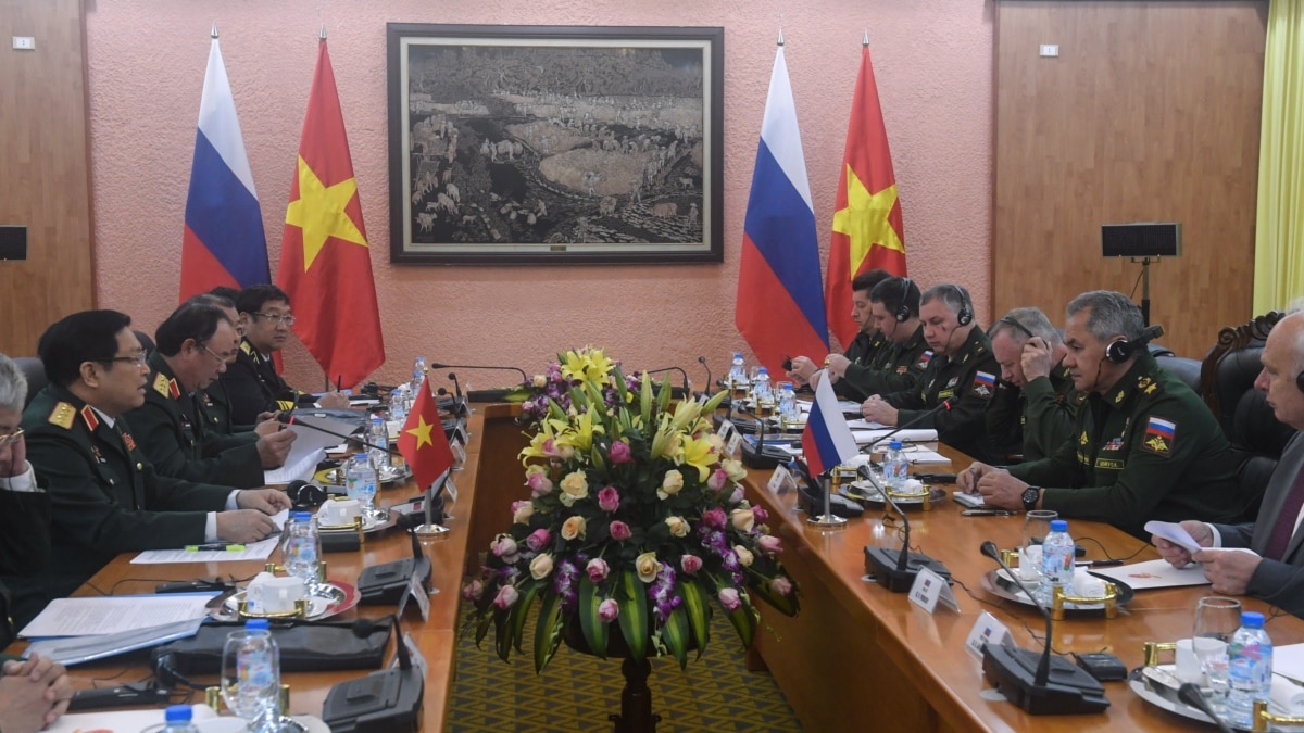 Vietnam Advancing Ties With Russia To Hedge Against China, US