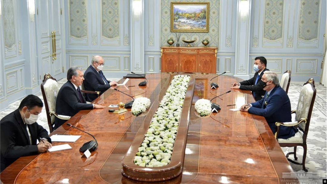 O'zbekiston rahbari Shavkat Mirziyoyev 11-noyabr kuni Toshkentda Afg'oniston Milliy birdamlik oliy kengashi rahbari Abdulla Abdullani qabul qildi. 