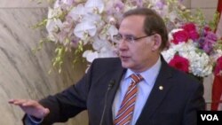 Republican U.S. Senator John Boozman offers remarks on the occasion of Nowruz to the Organization of Iranian American Communities at the Russell Senate Office building in Washington, March 15, 2018. (K. Jamshidi/VOA)