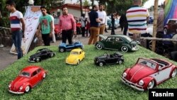 Pameran dagang berbagai mobil produksi Jerman di kota Mashhad, Iran (foto: ilustrasi). 