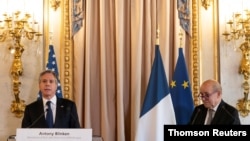 کنفرانس خبری مشترک وزیران خارجه فرانسه و آمریکا، روز جمعه در پاریس