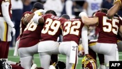 Les joueurs des Washington Redskins lors d'un match contre les Dallas Cowboys, Texas, le 29 décembre 2019.