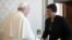 Bernice King, derecha, sostuvo una audiencia privada con el papa Francisco en el Vaticano.