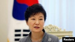 Presiden Park Geun-hye di Kantor Kepresidenan Korea Selatan, Gedung Biru, Seoul, 16 September 2014 (Foto: dok). Park akan diinterogasi tim jaksa Korea Selatan, terkait skandal korupsi yang membuatnya tersingkir dari jabatannya, pekan depan.