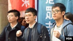 Para pemimpin gerakan mahasiswa 'Gerakan Payung' Hong Kong, dari kanan: Alex Chow, Nathan Law dan Joshua Wong. (Foto: dok).