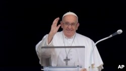 ARCHIVO: El papa Francisco en la Plaza de San Pedro en la Ciudad de Vaticano el 18 de junio de 2023.