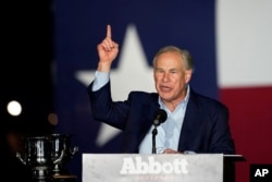 Guverner Texasa Greg Abbott u kampanji za kongresne izbore.