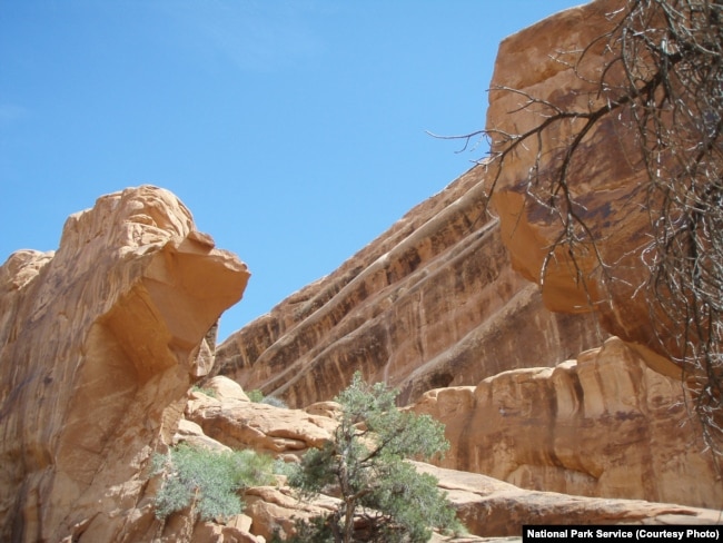 The place where Wall Arch once stood