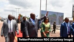 Le président Félix Tshisekedi arrive à la présentation du programme de ses 100 premiers jours, à Kinshasa, RDC, 2 mars 2019. (Twitter/Présidence RDC)