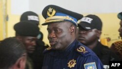 Le général John Numbi, ancien chef de la police congolaise lors du procès sur l'assassinat du défenseur des droits de l'homme Floribert Chebeya, Kinshasa, 27 janvier 2010.