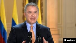 El presidente colombiano, Iván Duque, extendió este viernes la cuarentena por coronavirus en el país hasta el 30 de mayo, con diez medidas que buscan frenar la pandemia.