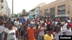 Manifestação em S.Vicente contra centralismo do poder