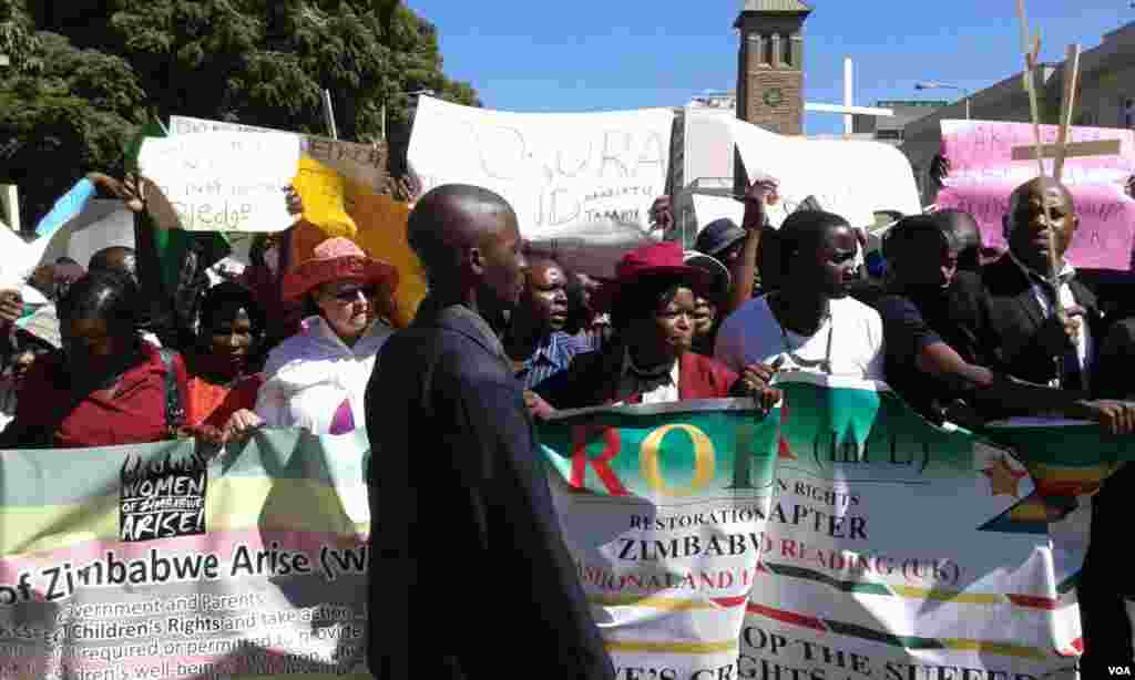 Prayer Network Zimbabwe ( PNZ ) led demonstrators5