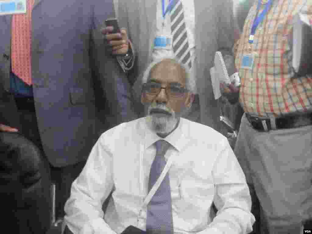 Prof. Max'ed Cismaan Jawaari, guddoomiyaha cusub ee Baarlamaanka Soomaaliya