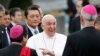 Papa Francisco regresa al Vaticano tras visitar Tailandia y Japón