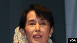 Ikon DemokrasiBurma Aung San Suu Kyi (4/1).