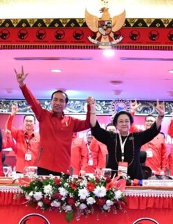 Ketua Umum PDI Perjuangan Megawati Soekarnoputri mengumumkan penetapan Joko Widodo sebagai calon presiden 2019-2024 di Rakernas PDI P Bali Jumat 23 Februari 2018. (Foto dok.: Biro Pers Istana)