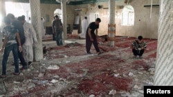 در حمله انتحاری به مسجد شیعیان در عربستان، ۲۱ نفر کشته شدند