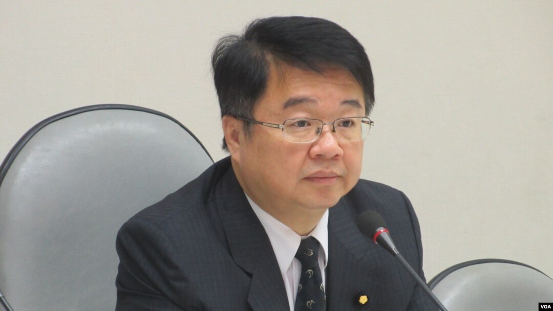 台湾执政党民进党立委吴秉叡(美国之音张永泰拍摄)
