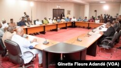 Sages et notables de Tchaourou lors de la rencontre avec le chef de l'État Patrice Talon, à Lomé, le 25 juin 2019. (VOA/Ginette Fleure Adandé)